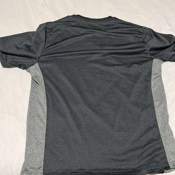 Fila workout shirt - Picture 2 of 2